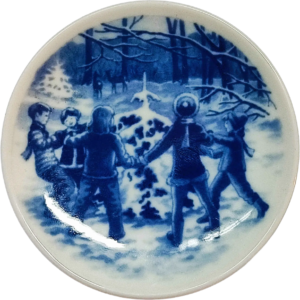 Placchetta di Natale 2007 Bing & Grøndahl - 8 cm - Danza dell'albero di Natale nella foresta - Jørgen Nielsen - Blu; Bianco