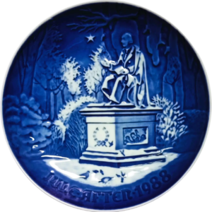 Piatto di Natale 1988 Bing & Grøndahl - 18 cm - Nel Giardino del Re - Edvard Jensen - Bianco; Blu