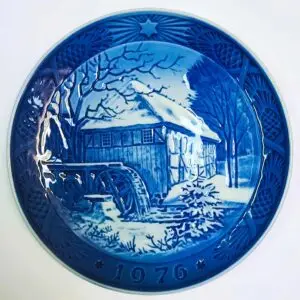 Piatto di Natale 1976 Royal Copenhagen - 18 cm - Mulino di Vibaek - Sven Vestergaard - Blu; Bianco
