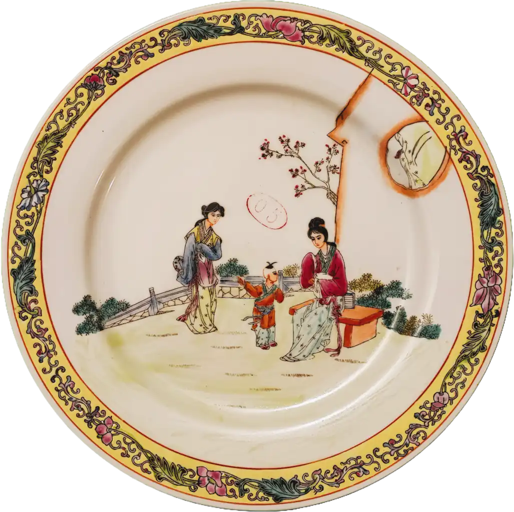 Piatto cinese in porcellana Jingdezhen Famille Rose con figure tradizionali
